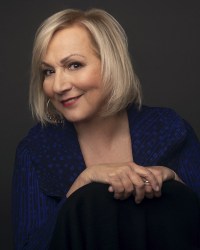 MV5BN2VmMDhkMTktYzQxMC00NTM2LWJmNjAtYjk1MTRmNzdhMDU1XkEyXkFqcGdeQXVyMjA0OTczMzk@._V1_